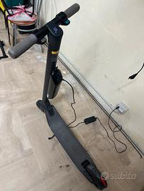 Monopattino elettrico ninebot-segway
