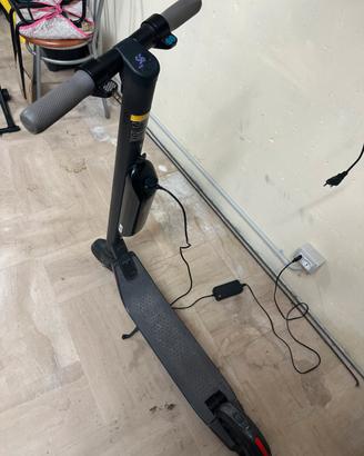 Monopattino elettrico ninebot-segway