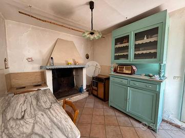CASA SEMINDIPENDENTE A CALVI DELL'UMBRIA