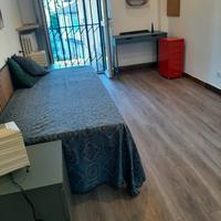 Camera con balcone a Saronno