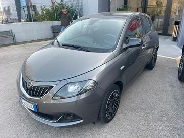 Lancia Ypsilon 1.0 FireFly 5 porte S&S Hybrid Gold