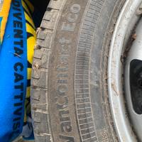 Pneumatici  estivi con cerchi in ferro 215/60/17 c