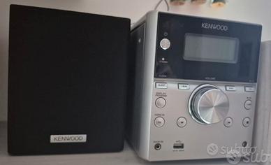 Radio Kenwood compatta