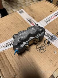 Pinza Brembo anteriore DX con pastiglie