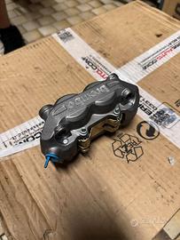 Pinza Brembo anteriore DX con pastiglie