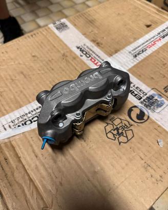 Pinza Brembo anteriore DX con pastiglie