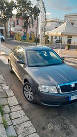 Auto Skoda superb