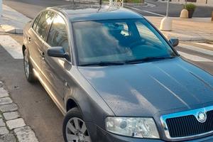 Auto Skoda superb