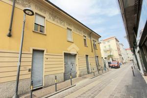 CASA SEMINDIPENDENTE A DESIO