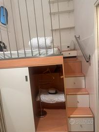 Letto soppalcato queen size con guardaroba