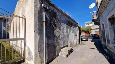 CASA INDIPENDENTE A ACI SANT'ANTONIO