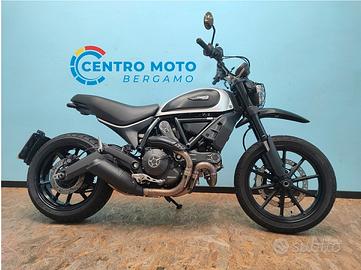 Ducati Scrambler 800 ICON accessoriata