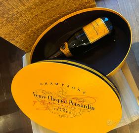 Champagne veuve cliquot con scatola