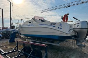 Barca motore fuoribordo