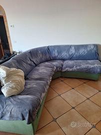 Grande divano angolare 5 posti in Alcantara verde
