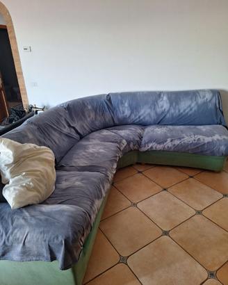 Grande divano angolare 5 posti in Alcantara verde
