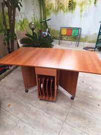 tavolo richiudibile salva spazio