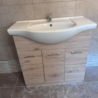 Mobiletto con lavabo – usato pochissimo
