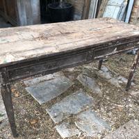 Vecchio scrittoio gambo a spillo