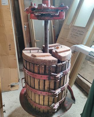 torchio per vino o da abbellimento 