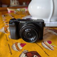 Sony A6300 + Sony pancake 20mm 2.8 - 3400 scatti