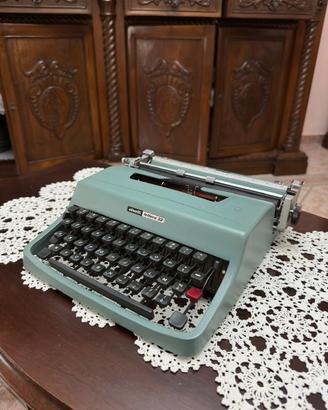 Macchina da scrivere Olivetti Lettera 32