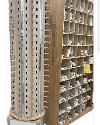 scaffale per occhiali