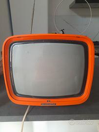 televisore vintage anni 70 marca Magnadyne