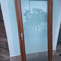 porta finestra bassa in  legno 