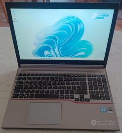 Fujitsu 15.6" i7 ram12gb ssd256gb W.11 Batteria OK