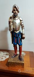 Figura di conquistatore in legno 