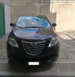 Lancia Ypsilon 1.2 GPL Elefantino Fucsia
