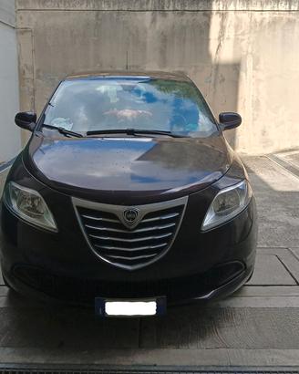 Lancia Ypsilon 1.2 GPL Elefantino Fucsia