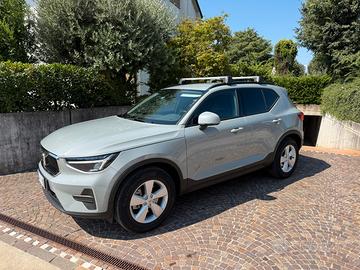 Volvo XC40 essential B3