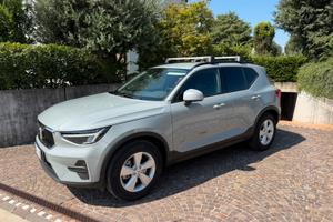 Volvo XC40 essential B3