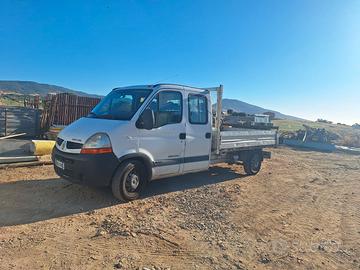 Renault mascott