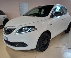 Lancia Ypsilon 1.0 FireFly 5 p HY Silver*68000KM*