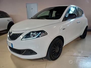 Lancia Ypsilon 1.0 FireFly 5 p HY Silver*68000KM*