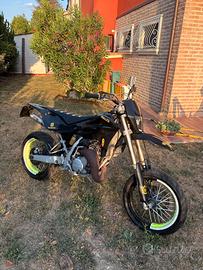 MOTO 125 HUSQUARNA