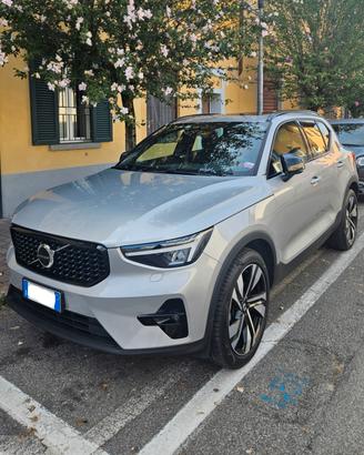 Volvo XC40 B3 automatico Ultimate Dark
