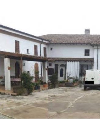 Immobile in asta di 719 m² con più di 5 locali a C