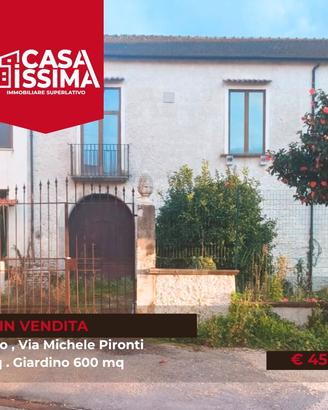 Montoro villa con giardino di 600 mq