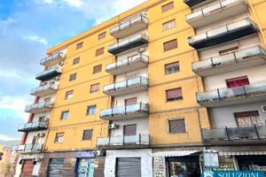 Appartamento Piano 4° Ampio 3 vani via Oreto