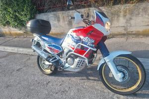 Honda Africa Twin XRV 750 RD07 (1995) – Targa Oro