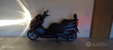 scooter MBK SKYLAINER 250.
