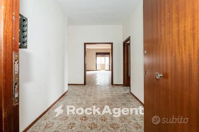 GRAVINA DI CATANIA -VIA SIMILI 4 VANI + TERRAZZA