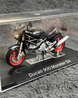 Ducati Monster S4 1:24