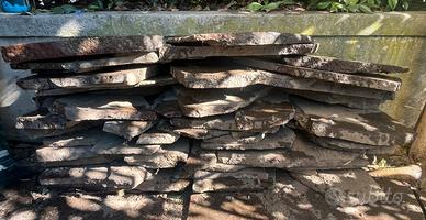 Lotto di circa 50 pietre naturali per giardino