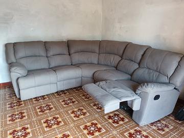 divano con due pedane alza piedi 