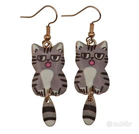 Orecchini simpatici gatti grigi con coda pendente